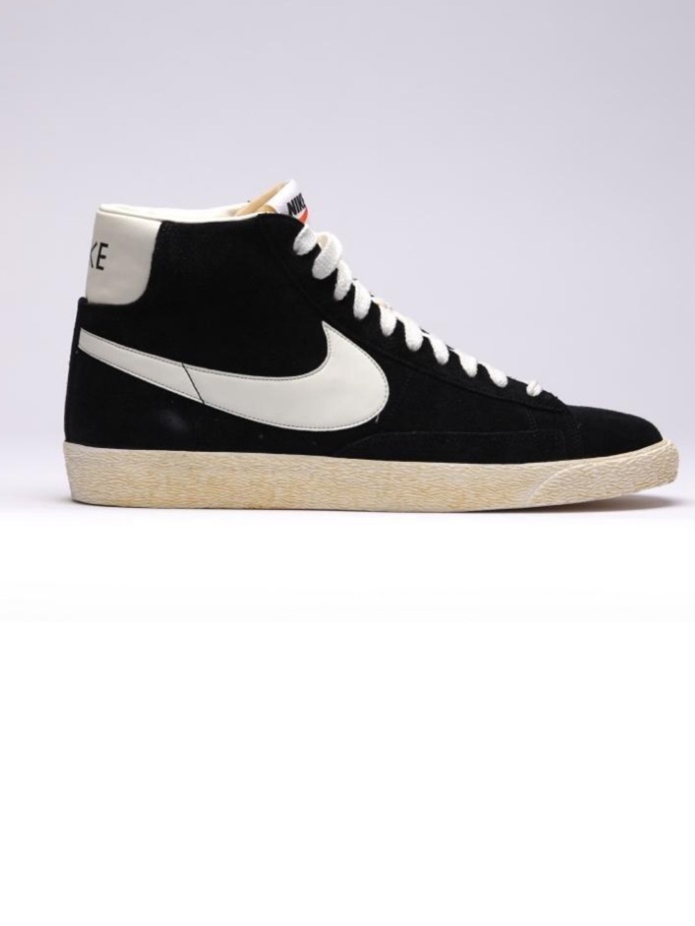 Nike Blazer Mid Vintage Black/White High-Top Sneakers